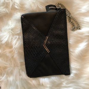 Black Clutch